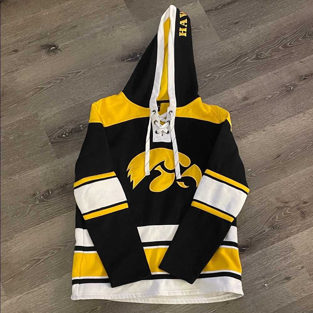 Colosseum Black and Yellow Women's Crew Neck Sweater